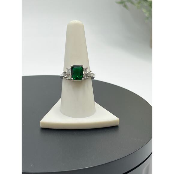 Sterling Silver Rhodium Plated Emerald Cut Green CZ Stone Baguette Side CZ 8.25 - Picture 4 of 11